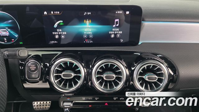 Mercedes-Benz CLA-Class CLA250 4MATIC
