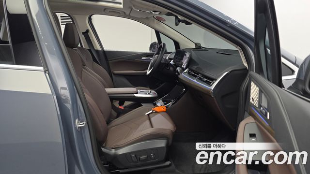 BMW 2-Series 220i Luxury