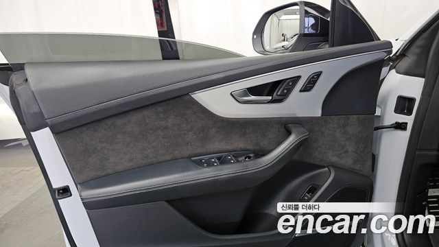 Audi Q8 55 TFSI Quattro Premium