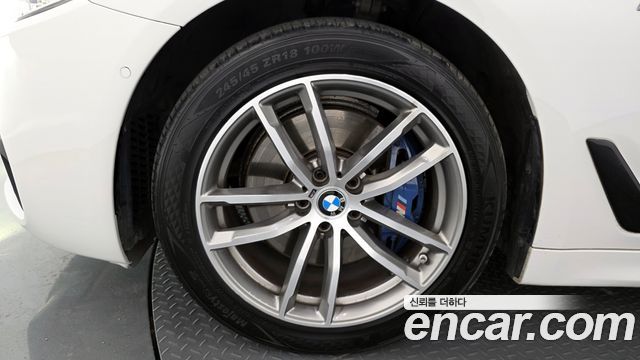 BMW 5-Series 530i xDrive M Sport Package