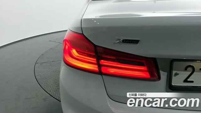 BMW 5-Series 530i xDrive M Sport Package