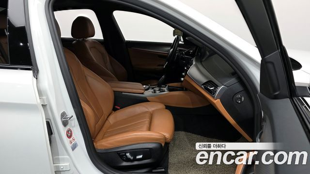BMW 5-Series 530i xDrive M Sport Package