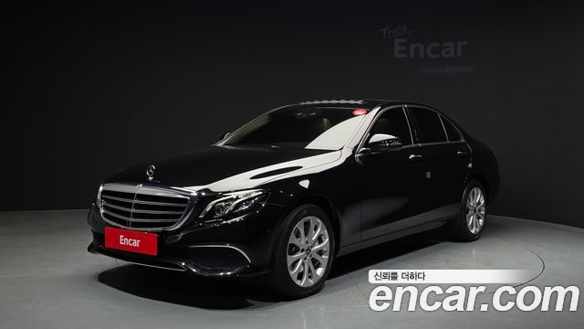 Mercedes-Benz E-Class E300 4MATIC Exclusive