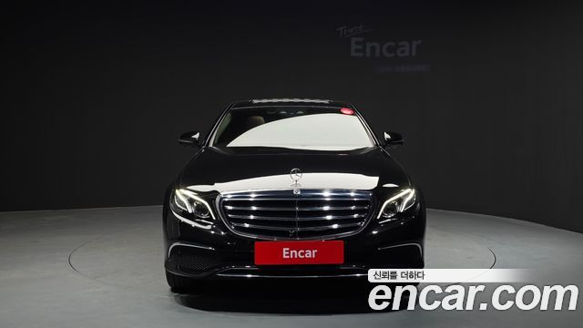 Mercedes-Benz E-Class E300 4MATIC Exclusive
