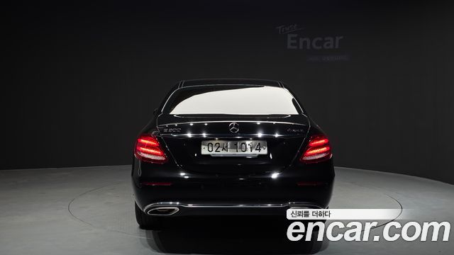 Mercedes-Benz E-Class E300 4MATIC Exclusive