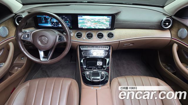 Mercedes-Benz E-Class E300 4MATIC Exclusive