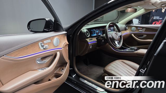 Mercedes-Benz E-Class E300 4MATIC Exclusive