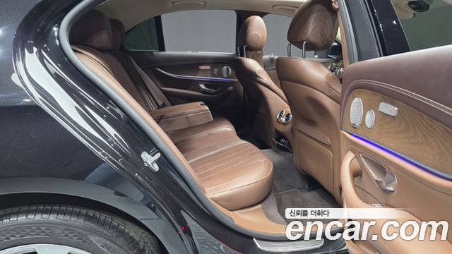 Mercedes-Benz E-Class E300 4MATIC Exclusive
