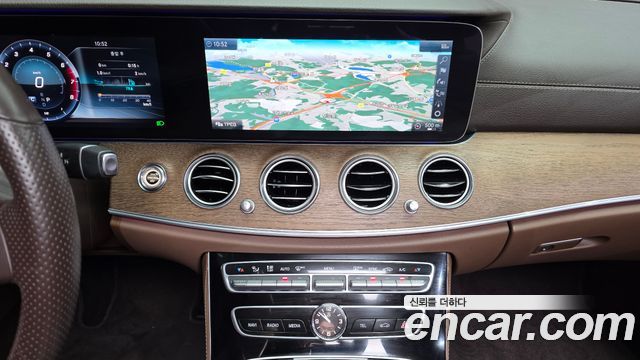 Mercedes-Benz E-Class E300 4MATIC Exclusive