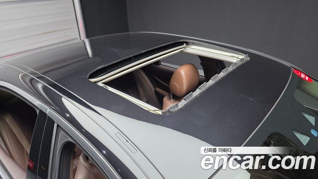 Mercedes-Benz E-Class E300 4MATIC Exclusive