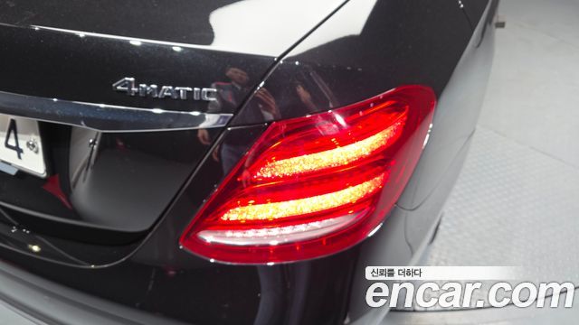Mercedes-Benz E-Class E300 4MATIC Exclusive
