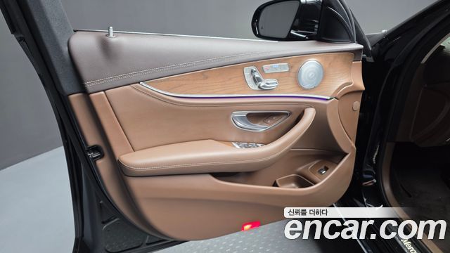 Mercedes-Benz E-Class E300 4MATIC Exclusive