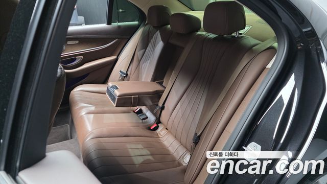 Mercedes-Benz E-Class E300 4MATIC Exclusive