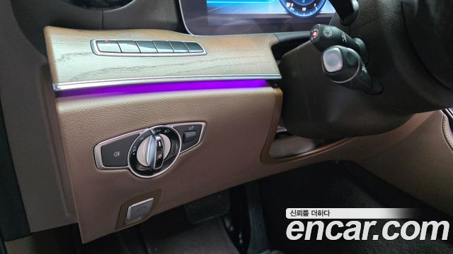 Mercedes-Benz E-Class E300 4MATIC Exclusive