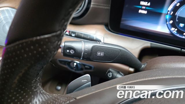 Mercedes-Benz E-Class E300 4MATIC Exclusive