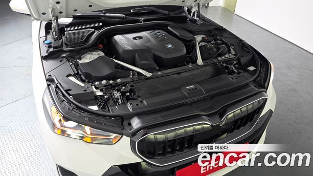 BMW 5Series (G60) 520i M Sport