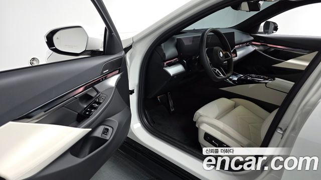 BMW 5Series (G60) 520i M Sport