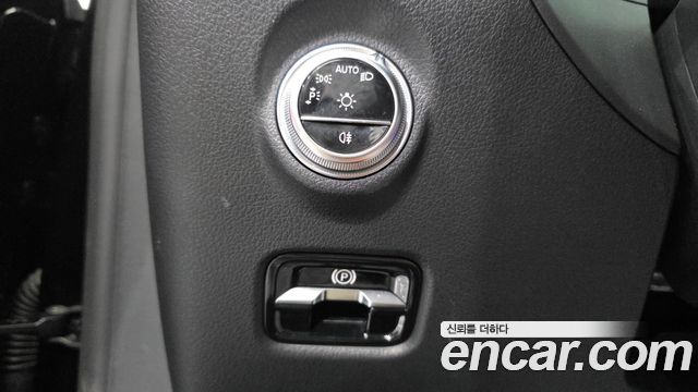 Mercedes-Benz C-Class C200 4MATIC Avantgarde