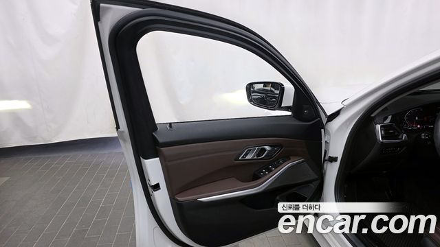 BMW 3-Series 320d Luxury