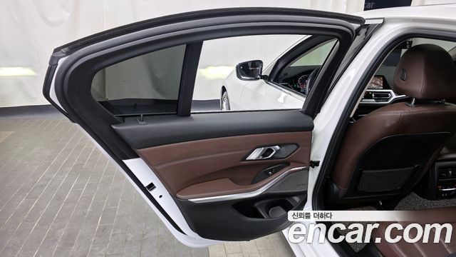 BMW 3-Series 320d Luxury