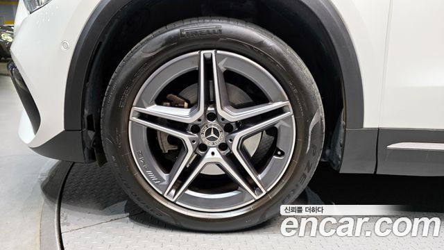 Mercedes-Benz GLA-Class GLA250 4MATIC