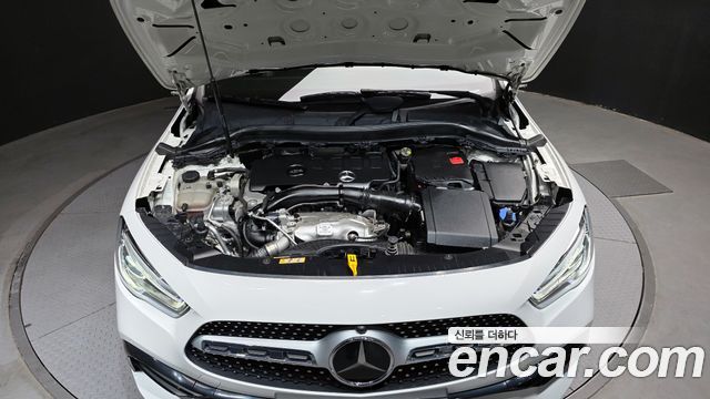 Mercedes-Benz GLA-Class GLA250 4MATIC