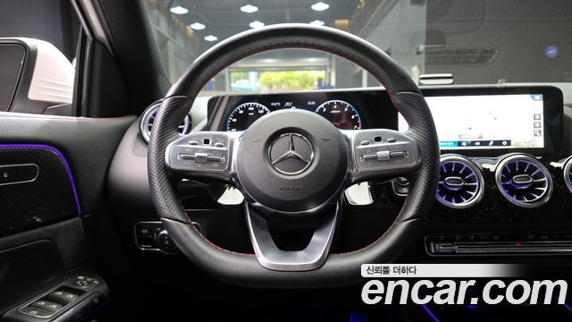 Mercedes-Benz GLA-Class GLA250 4MATIC