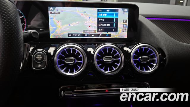 Mercedes-Benz GLA-Class GLA250 4MATIC