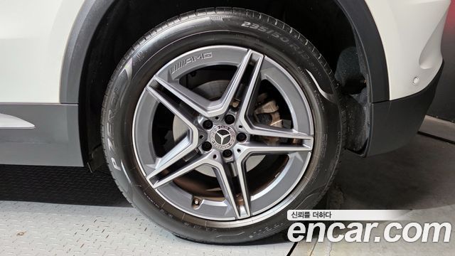 Mercedes-Benz GLA-Class GLA250 4MATIC