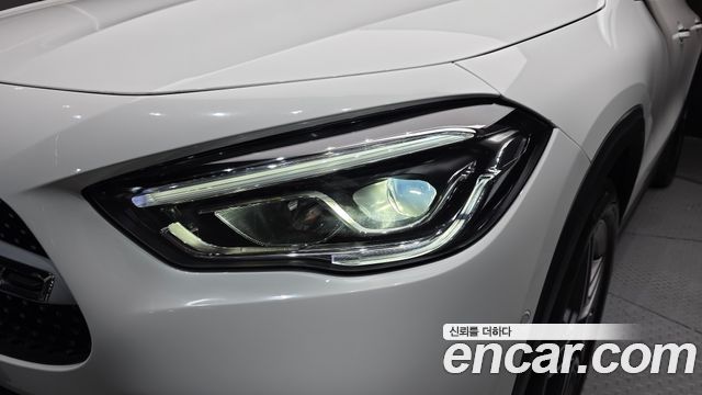 Mercedes-Benz GLA-Class GLA250 4MATIC