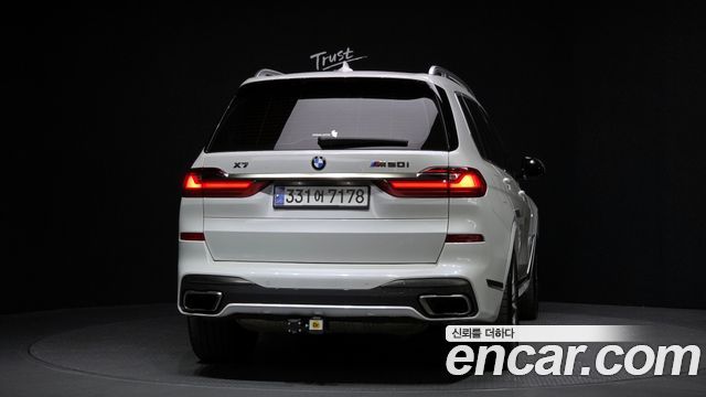 BMW X7 M50i 6STR