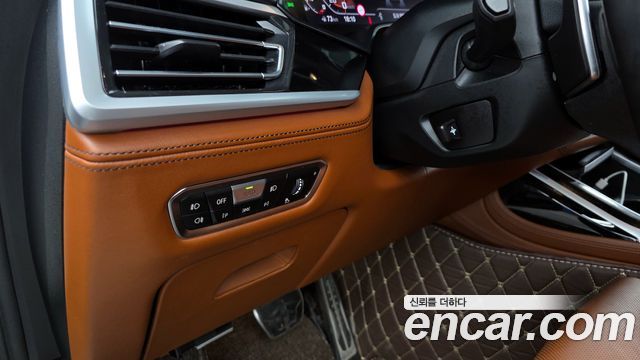 BMW X7 M50i 6STR