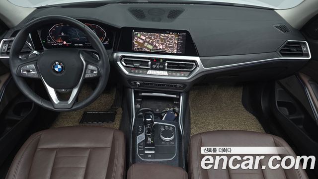BMW 3-Series 320i Luxury