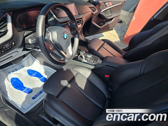 BMW 2-Series 220i Advantage