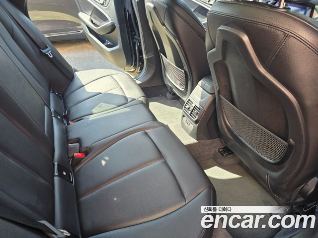 BMW 2-Series 220i Advantage