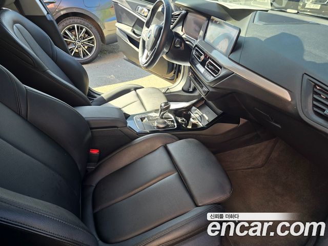 BMW 2-Series 220i Advantage