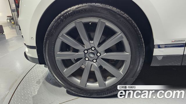 Land Rover Range Rover Velar 3.0 D300 R-Dynamic HSE