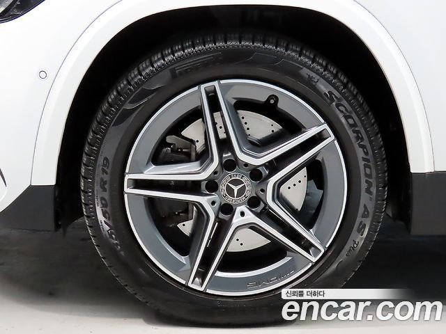 Mercedes-Benz GLA-Class H247 GLA250 4MATIC