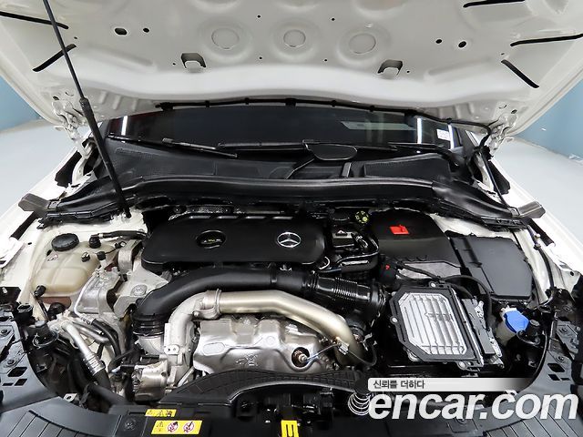 Mercedes-Benz GLA-Class H247 GLA250 4MATIC