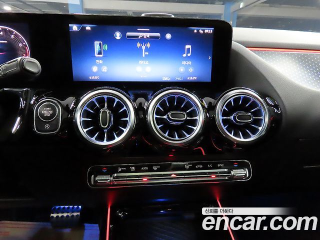 Mercedes-Benz GLA-Class H247 GLA250 4MATIC