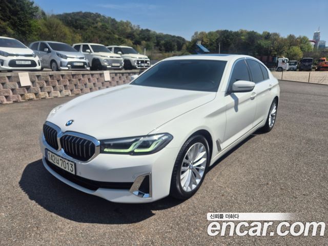 BMW 5-Series 520i Luxury