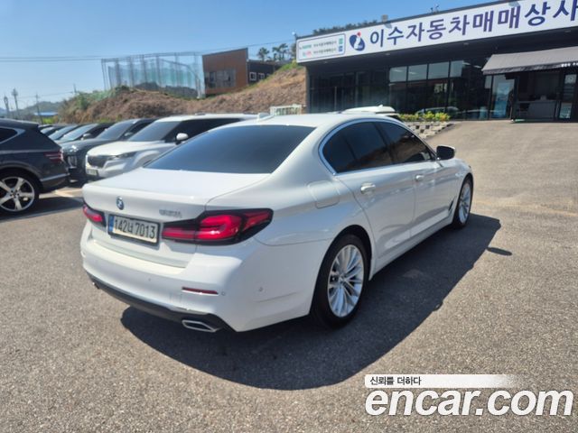 BMW 5-Series 520i Luxury