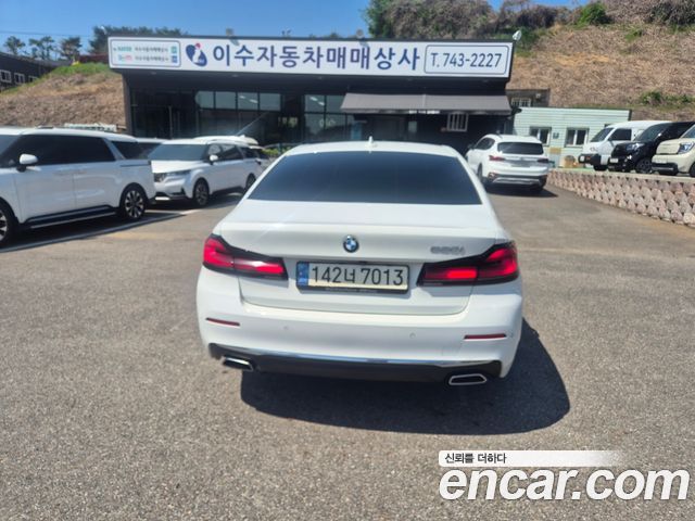 BMW 5-Series 520i Luxury
