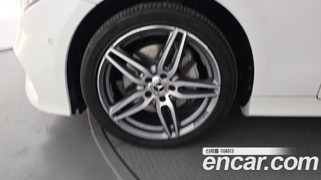 Mercedes-Benz E-Class W213 E220d Coupe