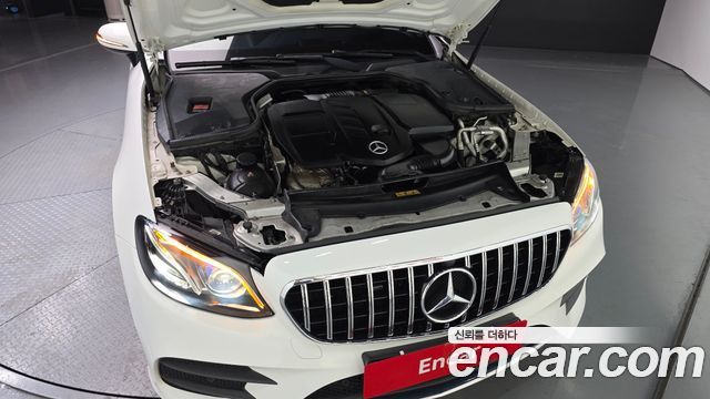 Mercedes-Benz E-Class W213 E220d Coupe