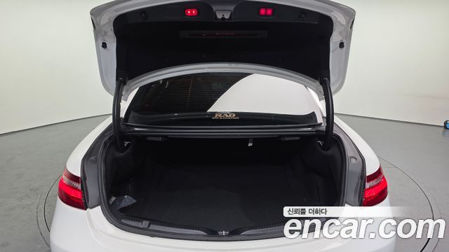 Mercedes-Benz E-Class W213 E220d Coupe