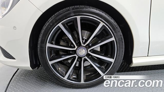 Mercedes-Benz CLA-Class CLA200 d 4MATIC