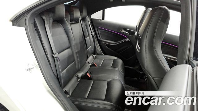 Mercedes-Benz CLA-Class CLA200 d 4MATIC