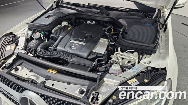 Mercedes-Benz GLC-Class GLC300e 4MATIC Coupe