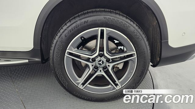 Mercedes-Benz GLC-Class GLC300e 4MATIC Coupe